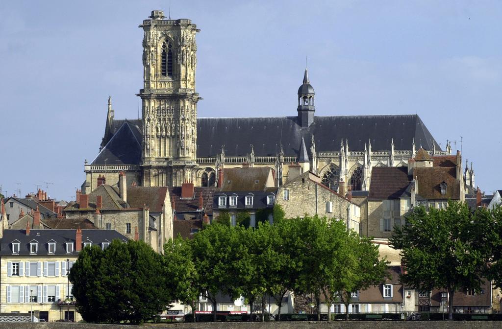 Kyriad Hotel Nevers Centre Luaran gambar